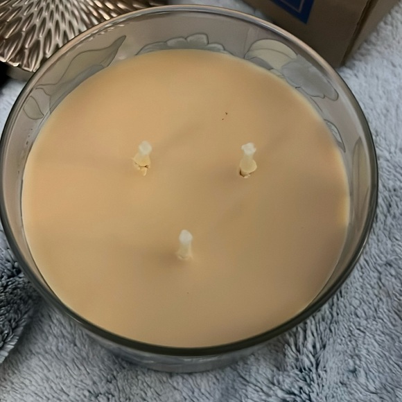 Bath & Body Works 3-Wick Candle - Picture 2 of 3